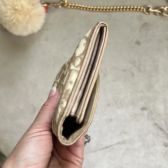 TRADED! VTG Christian Dior Tan Y2K 90s Bow Trotter WOC Clutch Wallet Pearl Chain - Picture 13 of 15